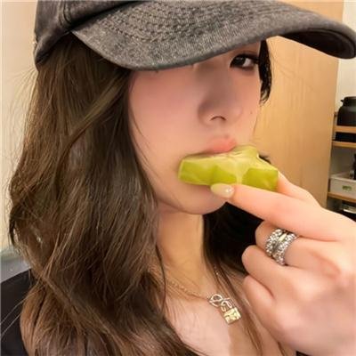 三角窗外是黑夜